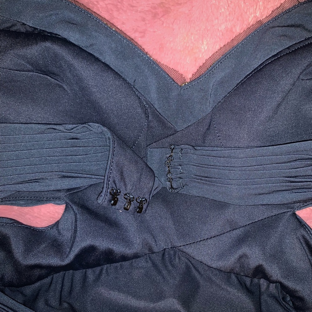 Gorgeous navy BCBG cocktail dress w/ side cutouts - Picture 6 of 8